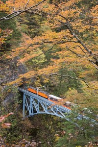 橋とトロッコ