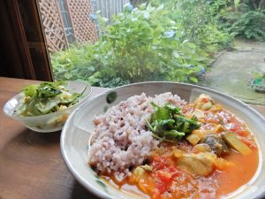 トマトとレモンと白身魚のカレー