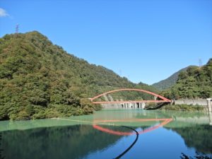 宇奈月ダム湖の様子