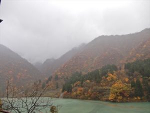 宇奈月ダム湖からの景色