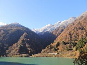 宇奈月ダム湖からの景色