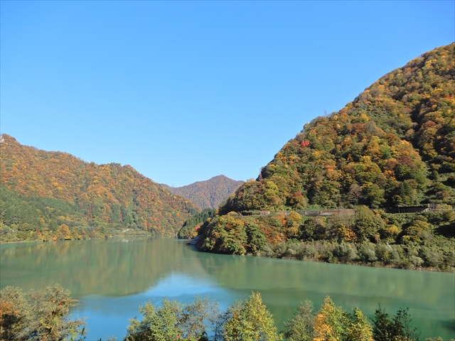 宇奈月ダム湖からの景色