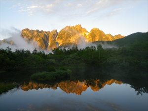 仙人池から見た朝焼けの剱岳