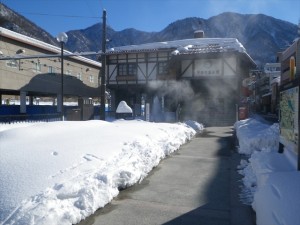 宇奈月温泉駅前