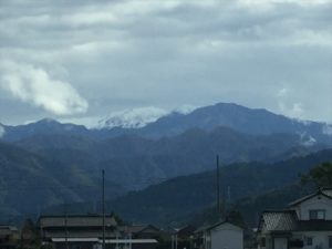 銀嶺の山