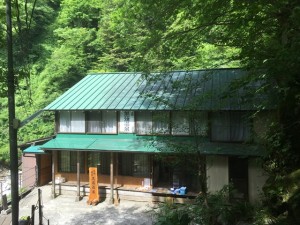 新緑の黒薙温泉旅館