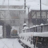 宇奈月温泉駅周辺の雪景色