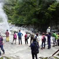 源泉見学会の様子