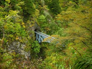 山道歩道から見た後曳橋