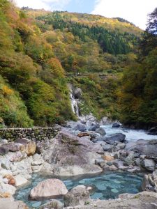 大露天風呂と紅葉